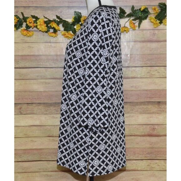 Anne Klein Ladies Black & White Blouse Tunic Top Size M Keyhole Logo Pattern - Picture 6 of 12